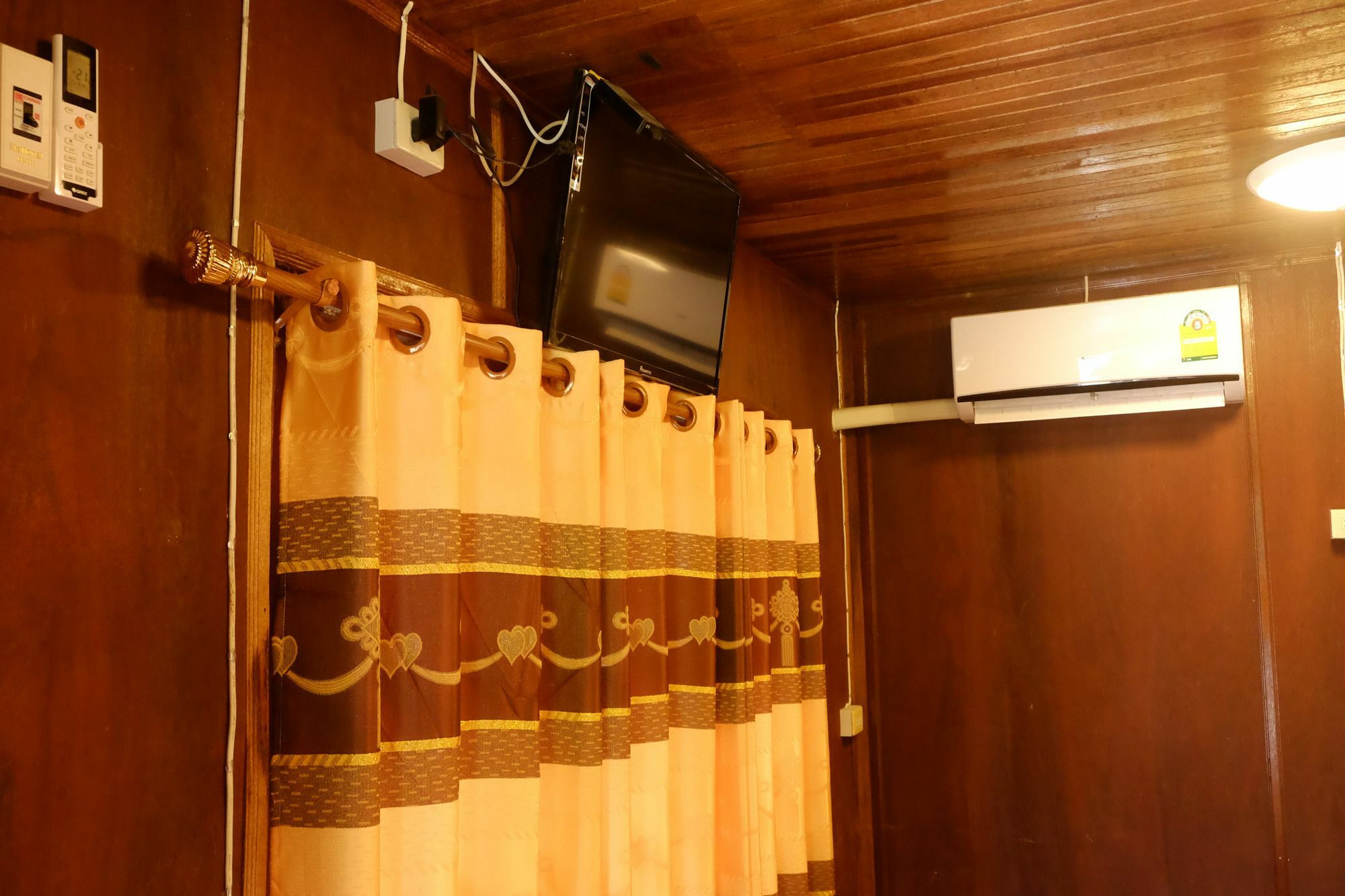 Suksomjai Hotel Rayong Luaran gambar